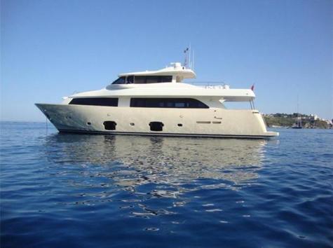 Yachts for sale in Greece Ferretti Navetta 26