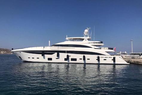 Yachts for sale in Barcelona Princess 40m