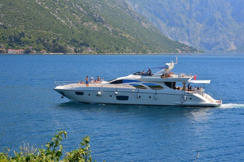 Yachts for sale in Ibiza Azimut 98 Julia S