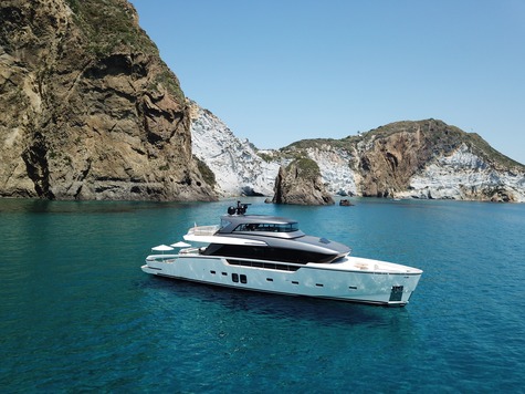 Yacht charter in Majorca Sanlorenzo OZONE